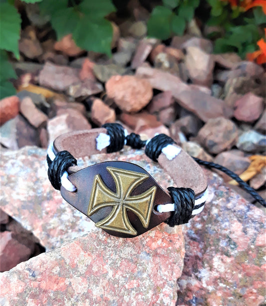 Goldtone and Leather Adjustable Bracelet - Palo Verde Jewels