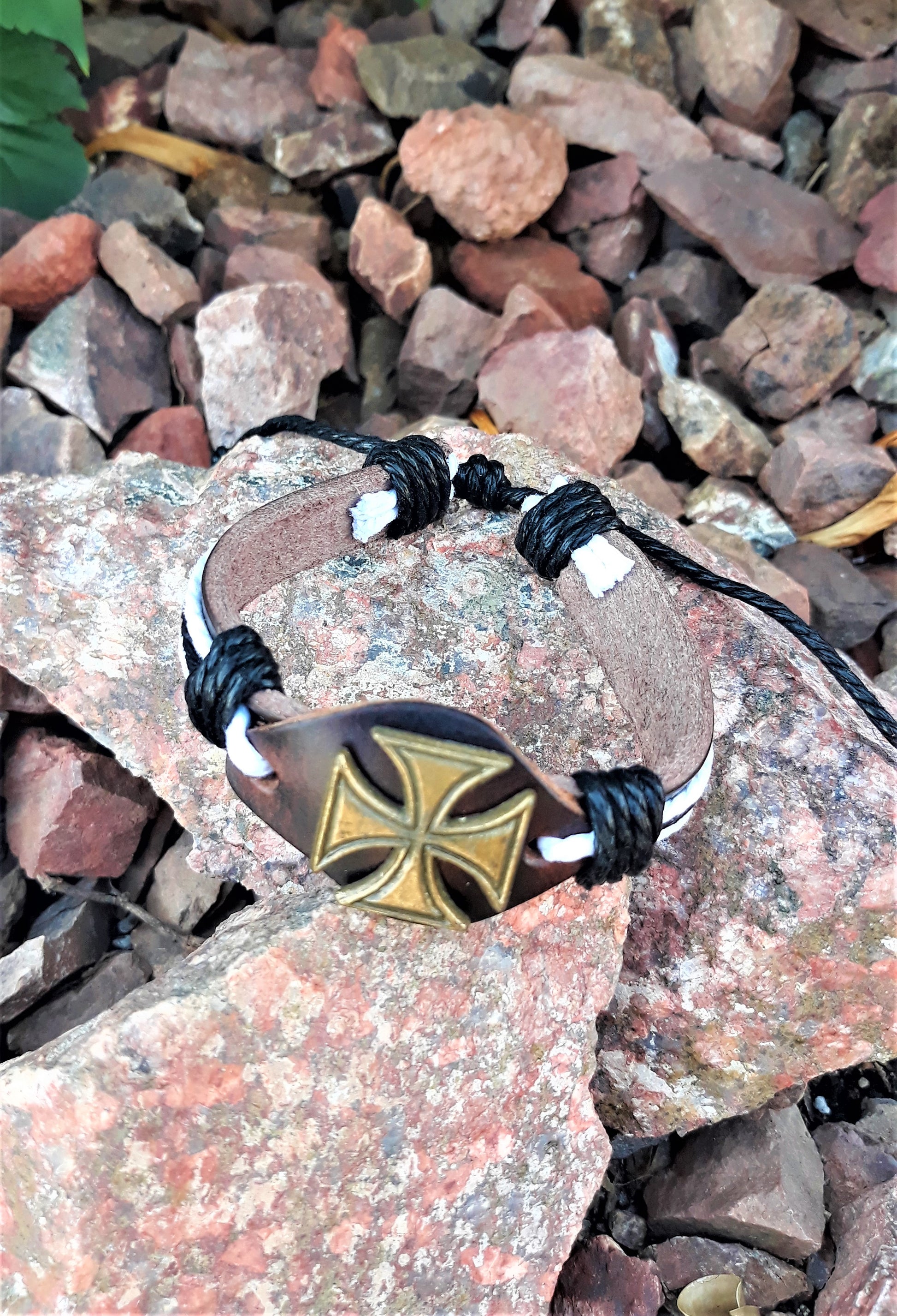 Goldtone and Leather Adjustable Bracelet - Palo Verde Jewels