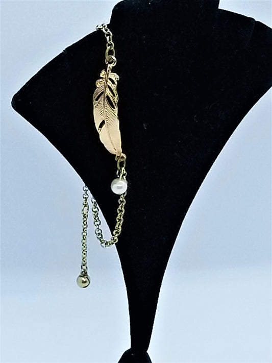 Gold tone Leaf Bracelet - Palo Verde Jewels